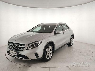 Usata Mercedes GLA180 122 CV (89 kW) 2020 Grigio SUV