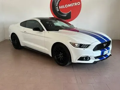 Usata Ford Mustang Fastback 314 CV (230 kW) 2017 Bianco Coupé