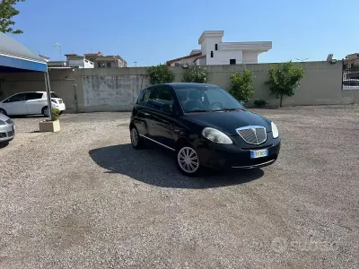Usata Lancia Ypsilon 77 CV (56 kW) 2011 Nero Utilitaria