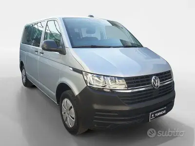 Usata VW Multivan Comfortline 150 CV (110 kW) 2023 Grigio Monovolume