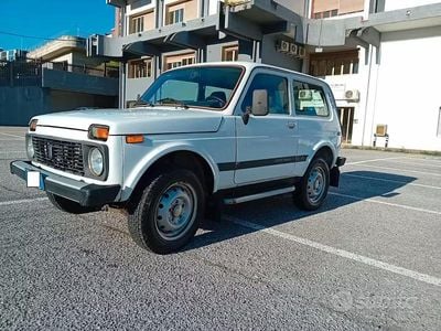 Usata Lada niva 2003 Bianco SUV