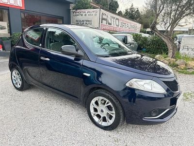 Usata Lancia Ypsilon 69 CV (50 kW) 2016 Blu Utilitaria