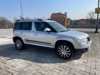 Usata Skoda Yeti 105 CV (77 kW) 2012 Grigio SUV