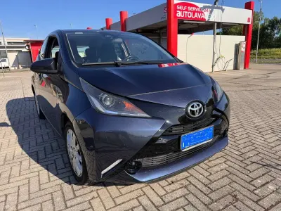 Usata Toyota Aygo Cool 69 CV (50 kW) 2017 Blu/azzurro Utilitaria
