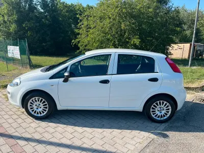 Usata Fiat Punto 77 CV (56 kW) 2018 Bianco Utilitaria