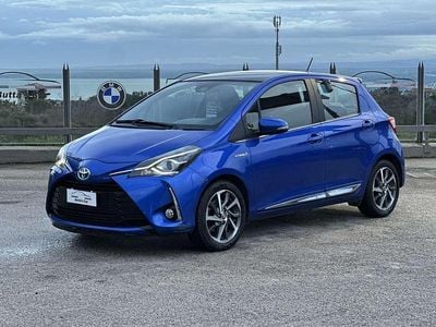 Usata Toyota Yaris Hybrid Style 73 CV (53 kW) 2017 Blu/azzurro Berlina