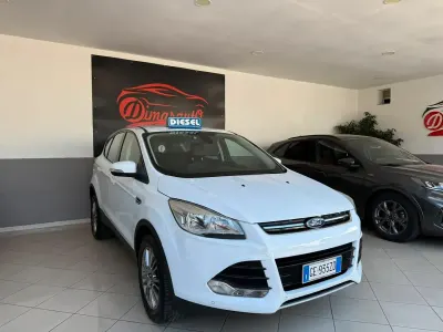 Usata Ford Kuga 140 CV (102 kW) 2014 Bianco SUV