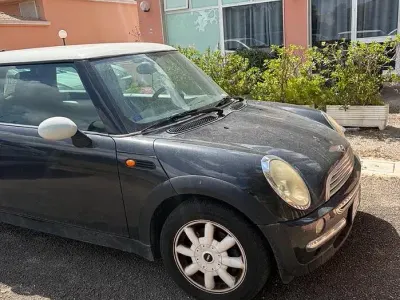 Usata Mini ONE 90 CV (66 kW) 2004 Nero Utilitaria