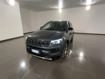Usata Jeep Compass Summit 131 CV (96 kW) 2025 679graphite grey SUV