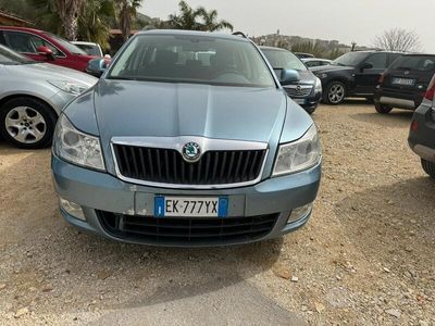 usata Skoda Octavia Octavia 1.6 TDI CR 105 CV DSG Wagon Executive