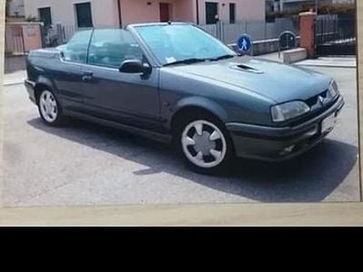 Usata Renault 19 135 CV (99 kW) 1992 Grigio Cabrio