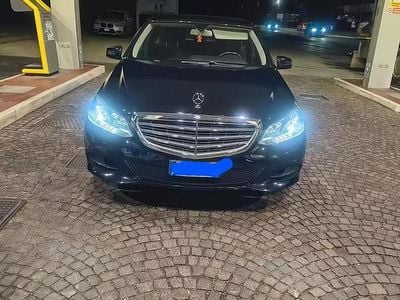 Usata Mercedes E220 Executive 135 CV (99 kW) 2015 Nero Berlina
