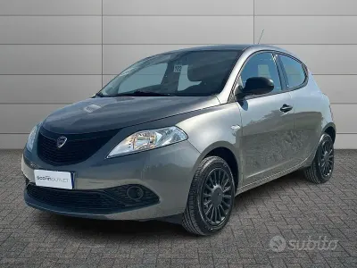 Usata Lancia Ypsilon S 69 CV (50 kW) 2018 Grigio botticelli Utilitaria