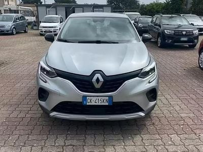 Usata Renault Captur 101 CV (74 kW) 2023 Grigio SUV
