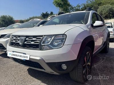 Usata Dacia Duster Lauréate 110 CV (80 kW) 2016 Bianco SUV