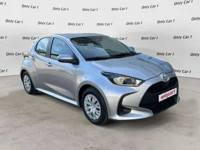 Usata Toyota Yaris Hybrid Active 116 CV (85 kW) 2025 Grigio Berlina