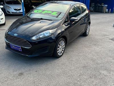 Usata Ford Fiesta 97 CV (71 kW) 2013 Nero Utilitaria