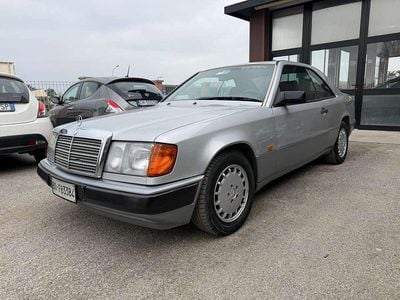 Usata Mercedes 200 122 CV (89 kW) 1992 Argento Coupé