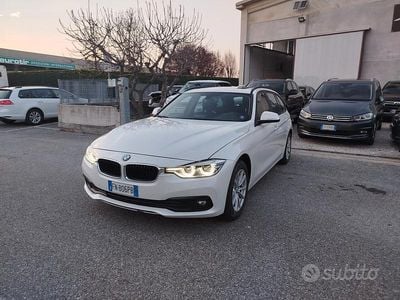 Begagnad BMW 318 Luxury Line 150 HK (110 kW) 2018 Vit Kombi