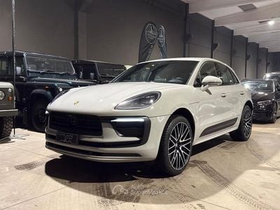Usata Porsche Macan 265 CV (194 kW) 2022 Grigio pastello SUV