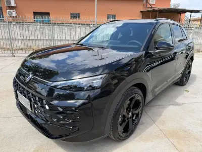 Nuova VW T-Roc R-line 150 CV (110 kW) 2026 Nero SUV
