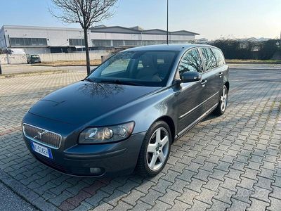 Usata Volvo V50 Momentum 136 CV (100 kW) 2006 Grigio Station wagon