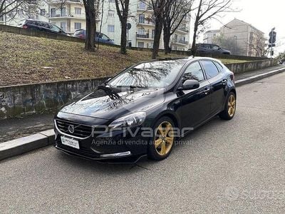 Usata Volvo V40 Momentum 115 CV (84 kW) 2015 Nero Berlina