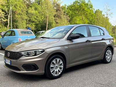 Usata Fiat Tipo Lounge 120 CV (88 kW) 2018 Oro Berlina