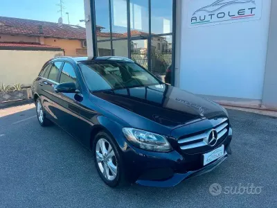 Usata Mercedes C200 136 CV (100 kW) 2016 Blu/azzurro Station wagon