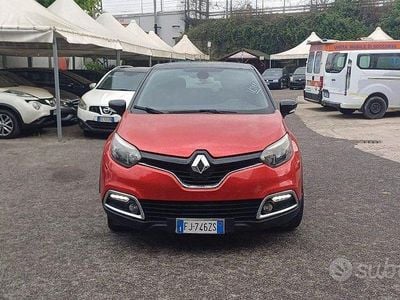 Usado Renault Captur 110 CV (80 kW) 2017 Rojo SUV