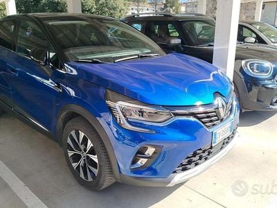 Usata Renault Captur Techno 91 CV (66 kW) 2024 Blu SUV