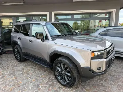 Usata Toyota Land Cruiser Edition 205 CV (150 kW) 2025 Grigio SUV