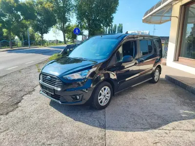 Usata Ford Tourneo 120 CV (88 kW) 2020 Nero Monovolume