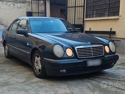 Mercedes E200