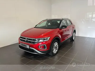 Usata VW T-Roc Style 110 CV (80 kW) 2023 Rosso SUV