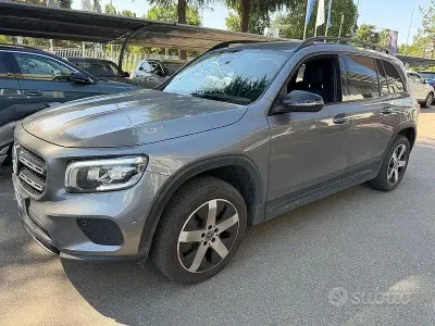 Usata Mercedes GLB200 Premium 150 CV (110 kW) 2022 Grigio scuro SUV
