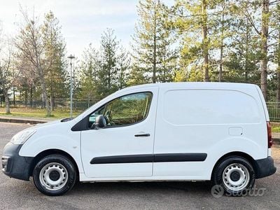Usata Peugeot Partner Tepee Active 99 CV (72 kW) 2017 Bianco Monovolume