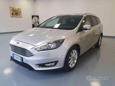Usata Ford Focus Titanium 120 CV (88 kW) 2015 Grigio Station wagon