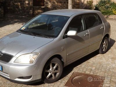 usata Toyota Corolla (2001-2004) - 2002