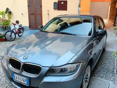 Usata BMW 320 Sport Line 170 CV (125 kW) 2010 Grigio Station wagon