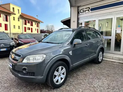 Usata Chevrolet Captiva 127 CV (93 kW) 2010 Grigio SUV