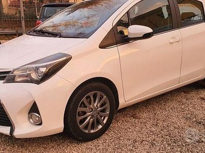Bianco Usata 2017 Toyota Yaris Lounge Berlina | 8900 € (Buon prezzo)