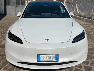 Usata Tesla Model 3 88 kW (120 CV) 2023 Bianco Berlina