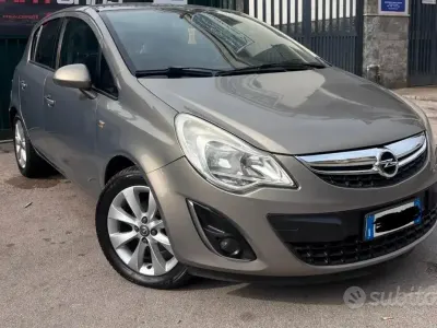 Usata Opel Corsa 75 CV (55 kW) 2013 Giallo Utilitaria