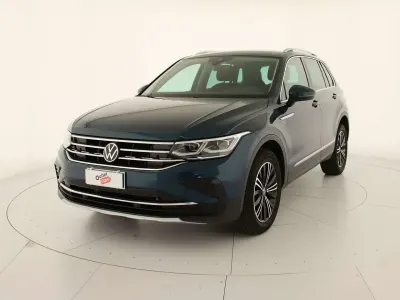 Usata VW Tiguan Elegance 150 CV (110 kW) 2023 Nightshade blue metallizzato SUV