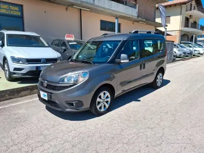 Usata Fiat Doblò 105 CV (77 kW) 2015 Grigio Monovolume