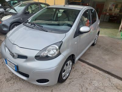 usata Toyota Aygo 1000 benzina cambio automatico