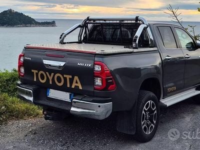 Usata Toyota HiLux Executive 2021 Grigio Pick-up