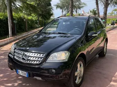 Usado Mercedes ML320 224 CV (164 kW) 2006 Negro SUV