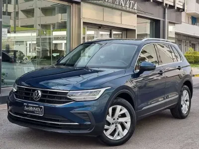 Usata VW Tiguan Life 150 CV (110 kW) 2023 Nightshade blue SUV